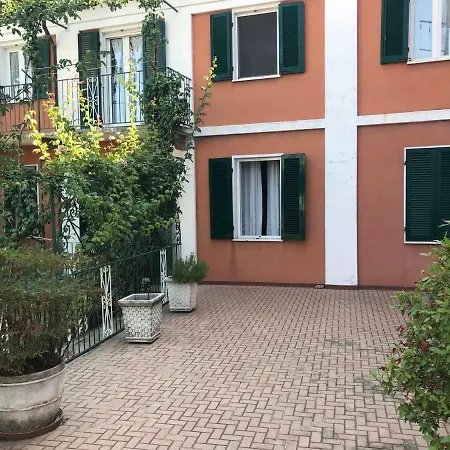 Bed & Roses “gege” Apartment