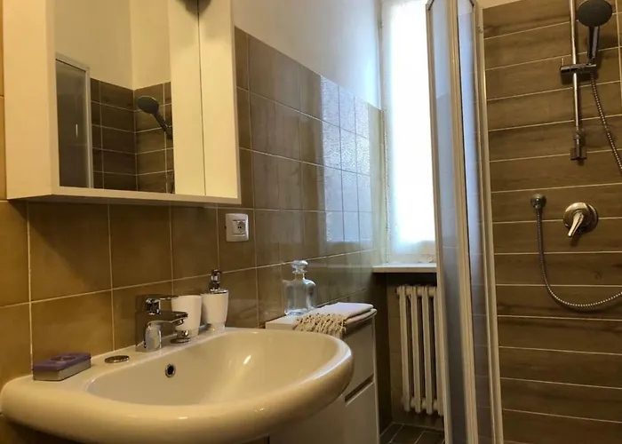 Bed & Roses “gege” * La Morra